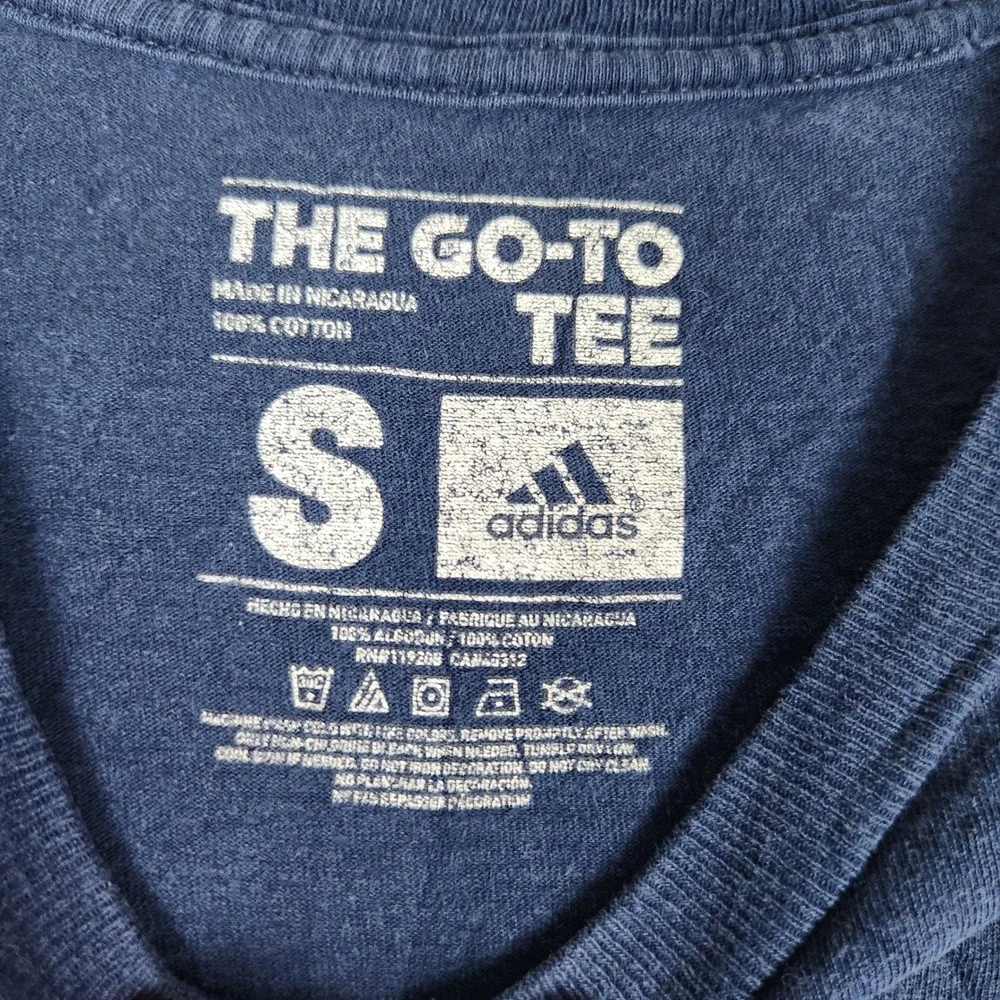 Notre Dame Fighting Irish Go-To Tee Shirt Mens S Navy Blue Adidas NCAA Football
